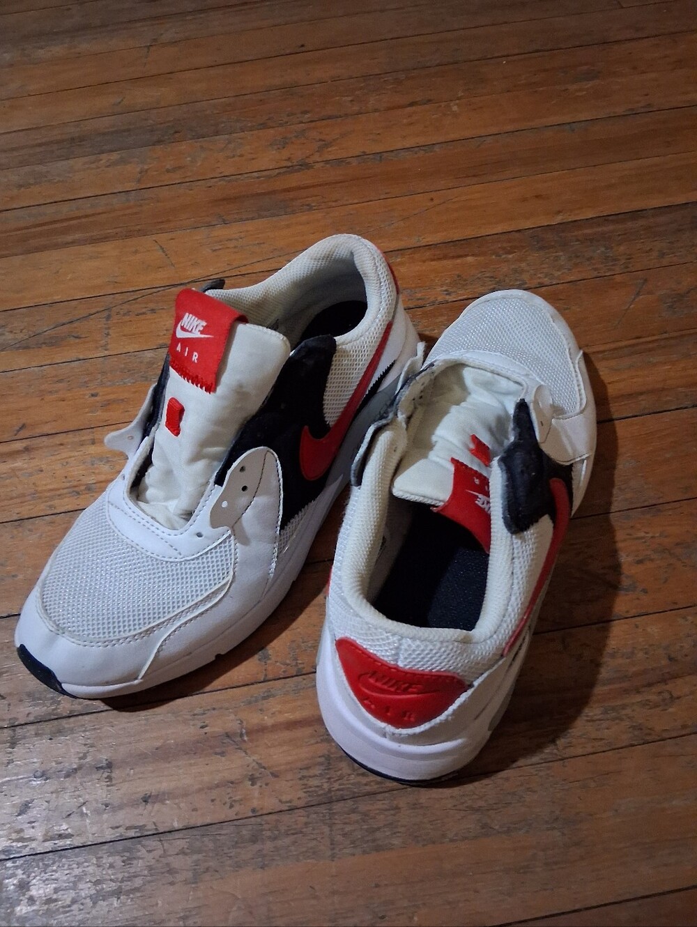 Nike Air White Black Red Retro Sneakers - Picture 8 of 8